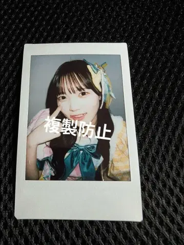 나기사키 마나베 메이츠 의상 폴라로이드 사진