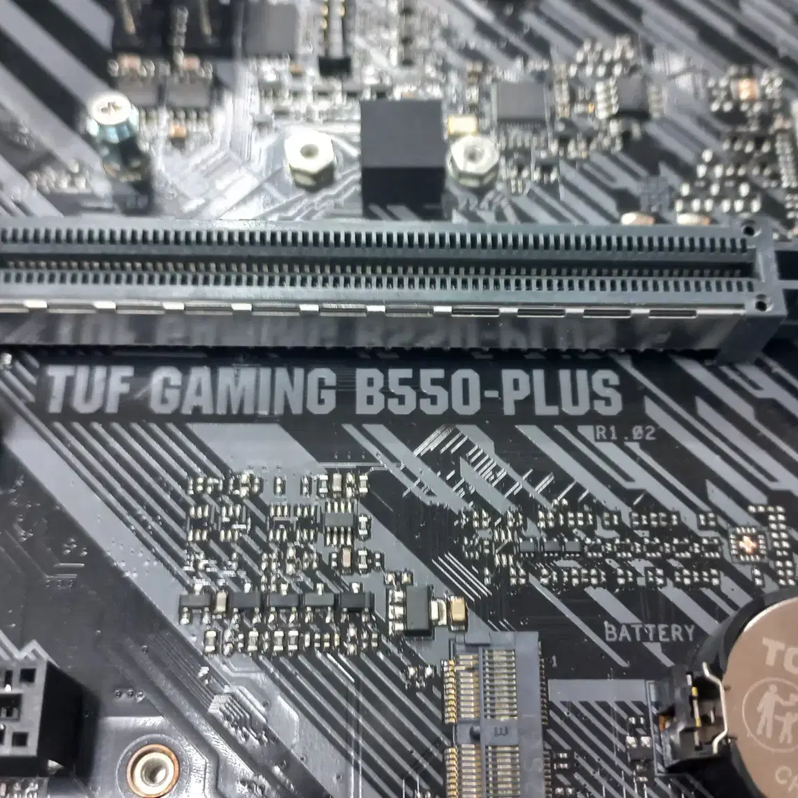 Asus Tuf Gaming B550-Plus 메인보드 팝니다.