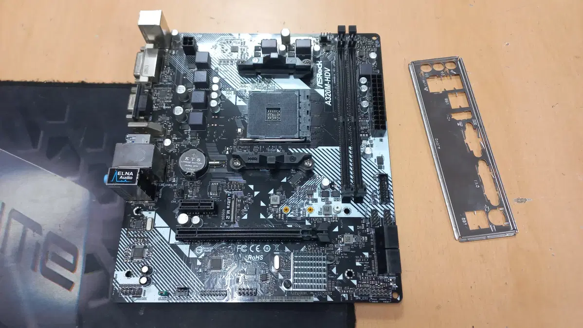 Asrock a320m-hdv 메인보드 팝니다.