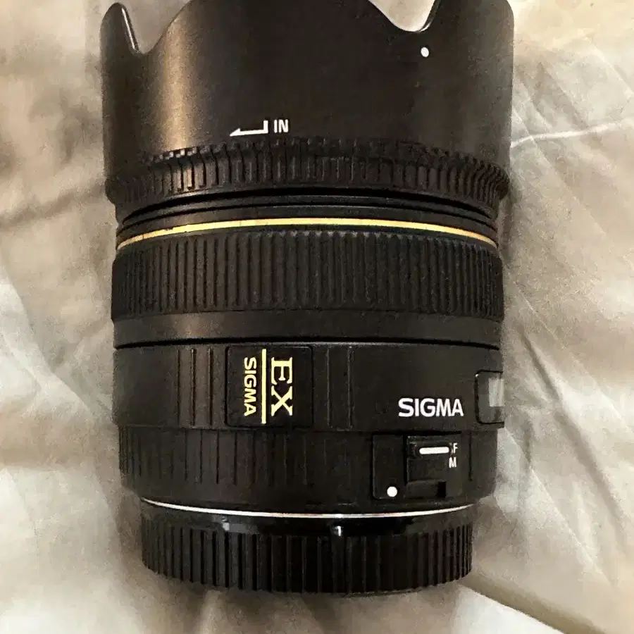 Sigma 30mm  f1.4단렌드