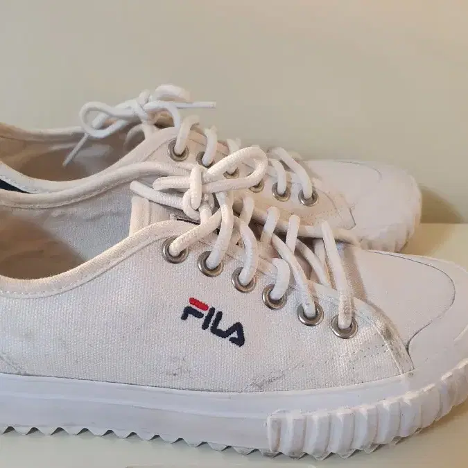 Fila 휠라 운동화 230