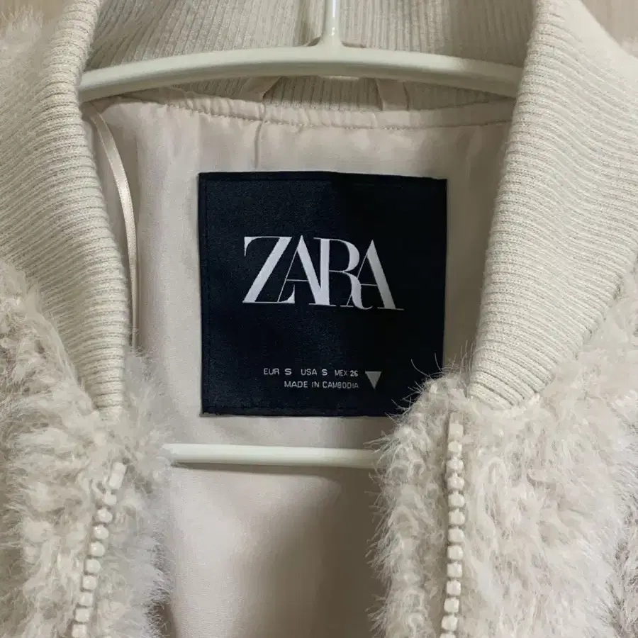 Zara 자라 페이크 퍼 크롭 봄버 재킷