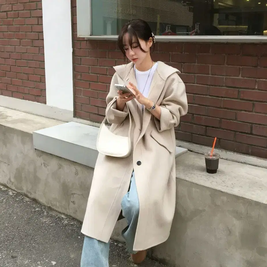 유라고 후디드 울 코트 Hooded wool handmade coat