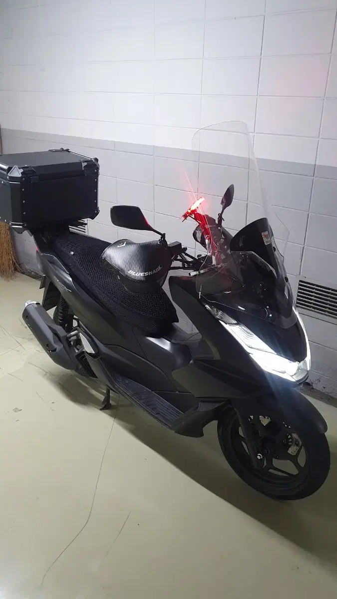 PCX125 ABS 23년식 블랙 1.1만키로대 판매