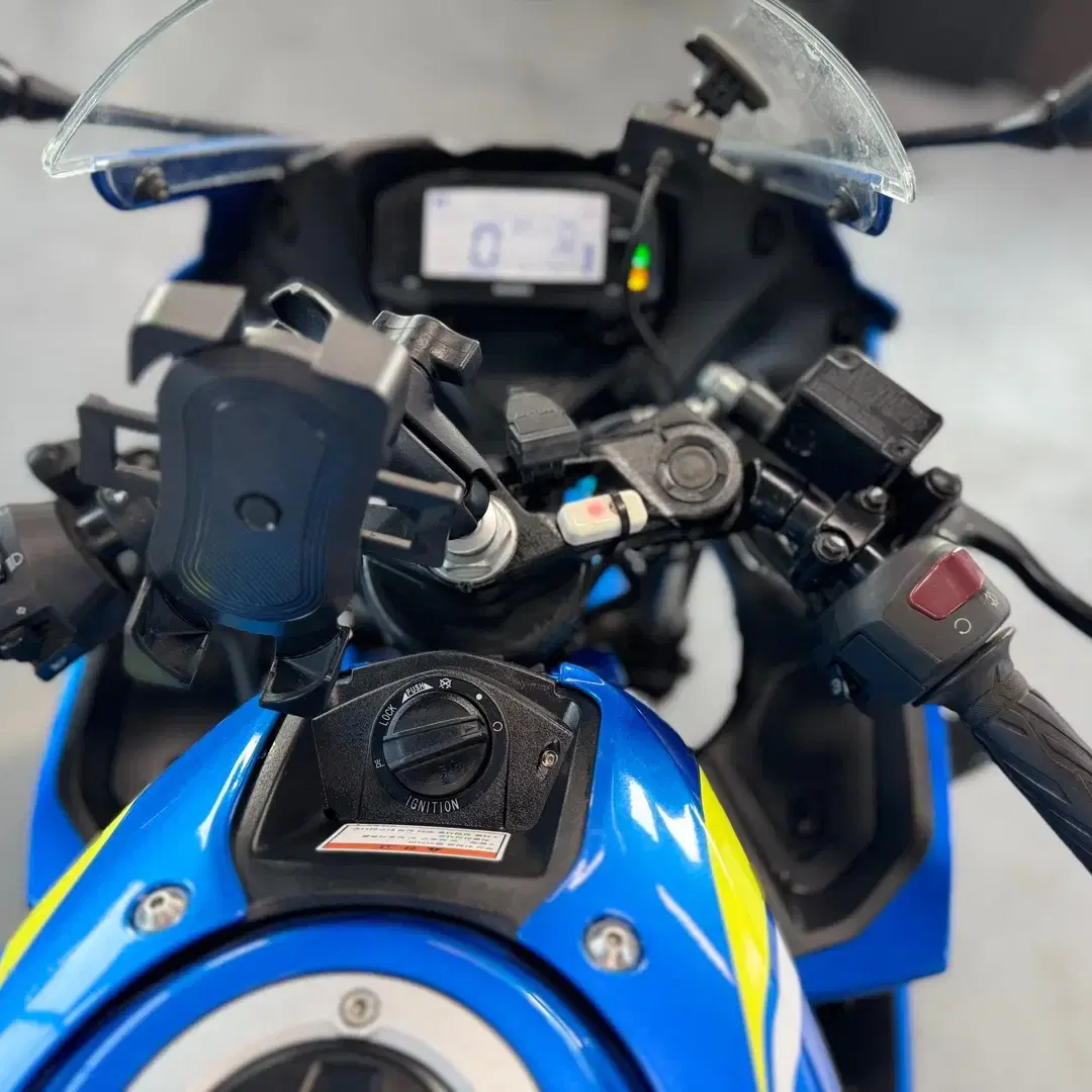 스즈키 GSX-R125 20년형 1만Km 블박차량 판매합니다.