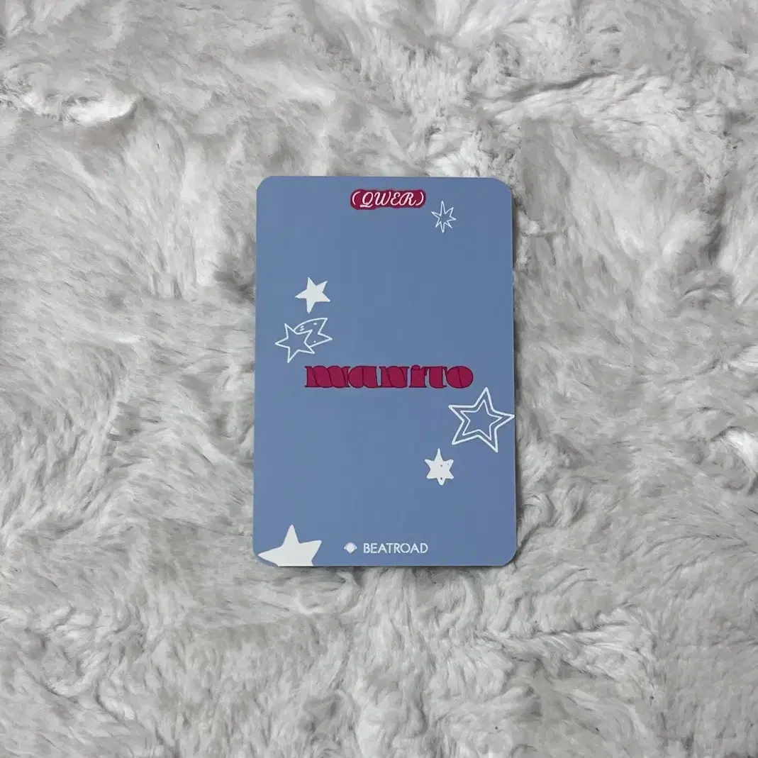 QWER MAGENTA Photocard on Bunjang Global Site.