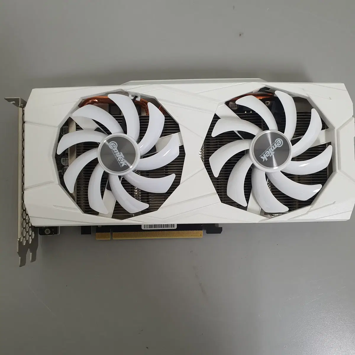 [무료배송] 중고 이엠텍 GTX1660 게이밍 그래픽카드 6GB 화이트