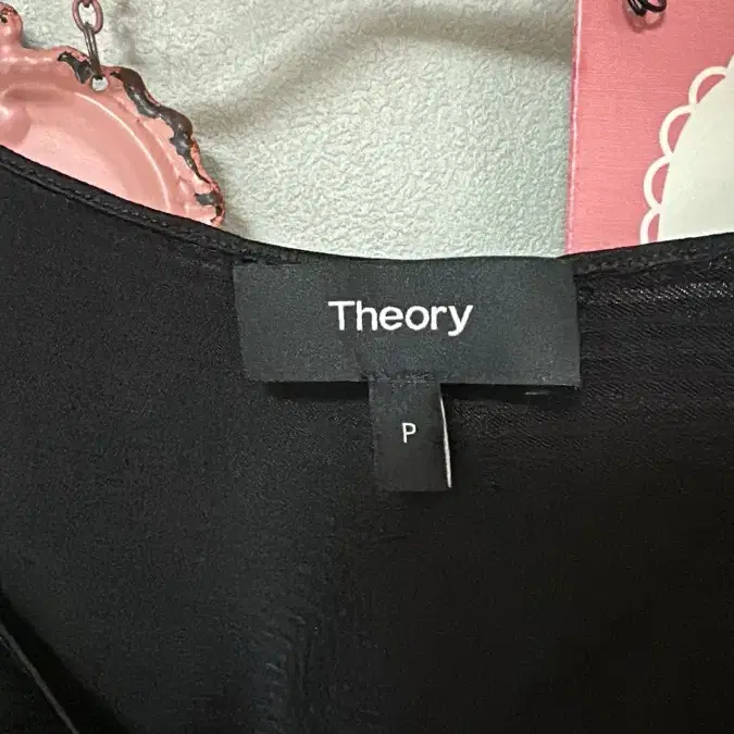 Theory 블랙 블라우스 거의새거