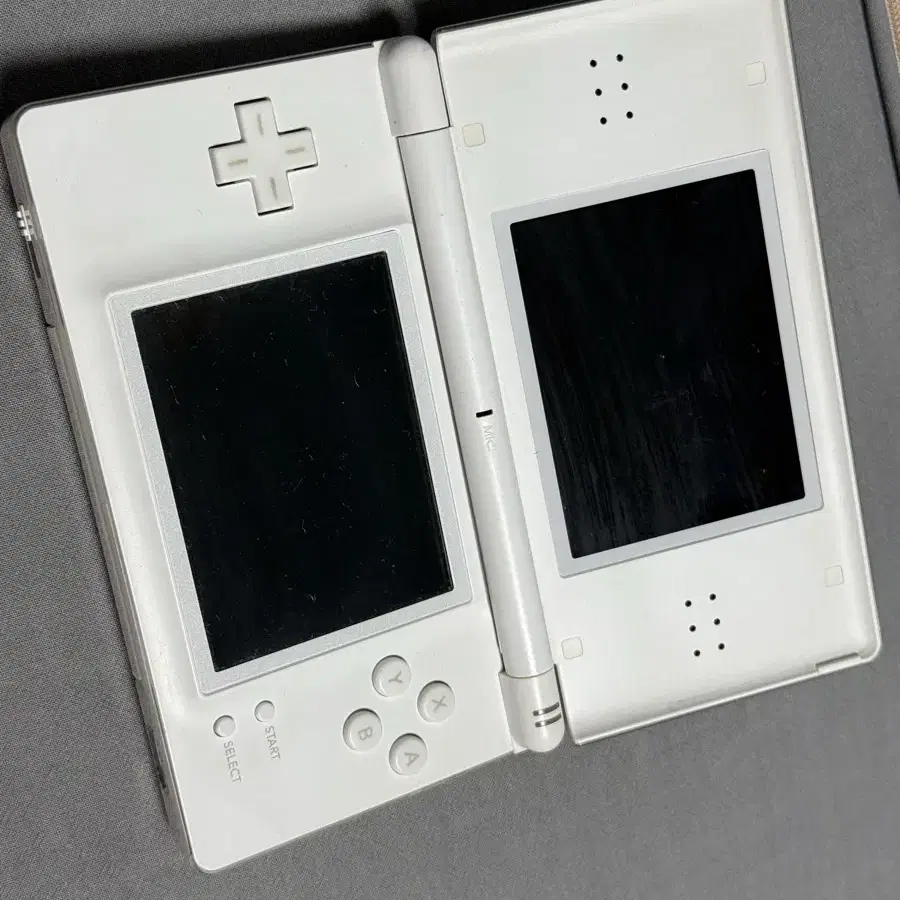 닌텐도 ds lite (케이스 사용으로 기스 거의 없음)