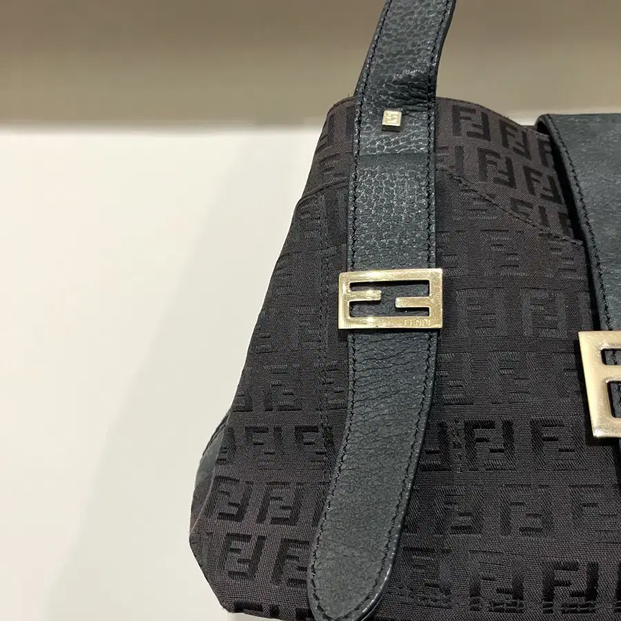 FENDI Baguette Shoulder Bag