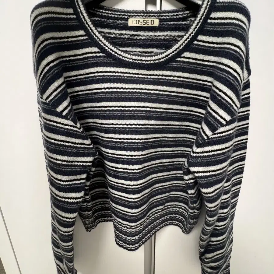 Coyseio Stripe Knit Navy 스트라이프 니트 네이비