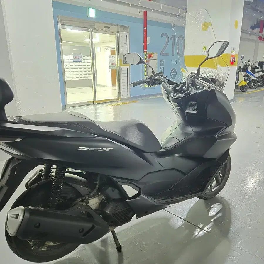 22년식 pcx(abs) 팝니다