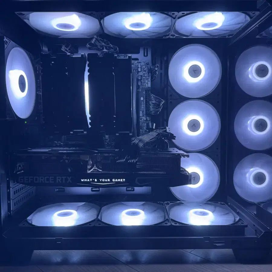 라이젠 9600x / RTX3080 고사양 게이밍 컴퓨터