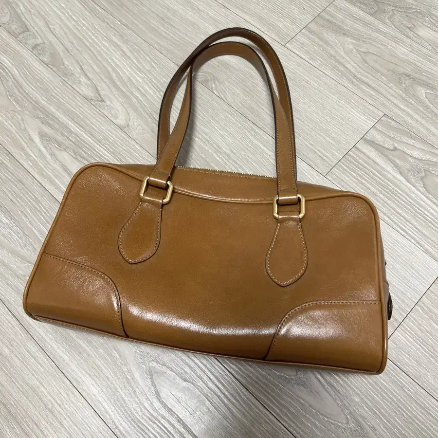 Lo61 Timeless Bowler Bag (Tan)