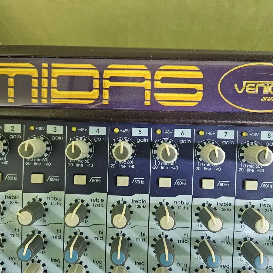 Midas venis320 32채널 믹서기