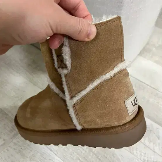 UGG 어그부츠 클래식 미니 스필 심 체스트넛 US 6 (정품)