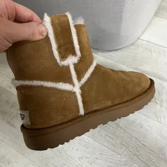 UGG 어그부츠 클래식 미니 스필 심 체스트넛 US 6 (정품)