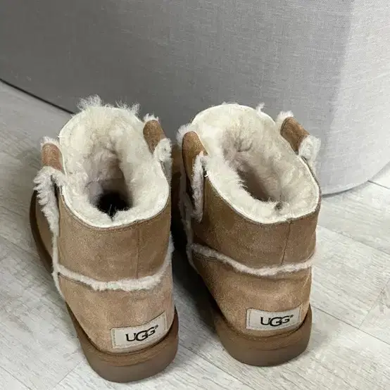 UGG 어그부츠 클래식 미니 스필 심 체스트넛 US 6 (정품)