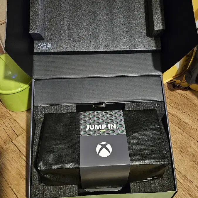 Xbox Series X 1TB + 컨트롤러 + 충전독 판매