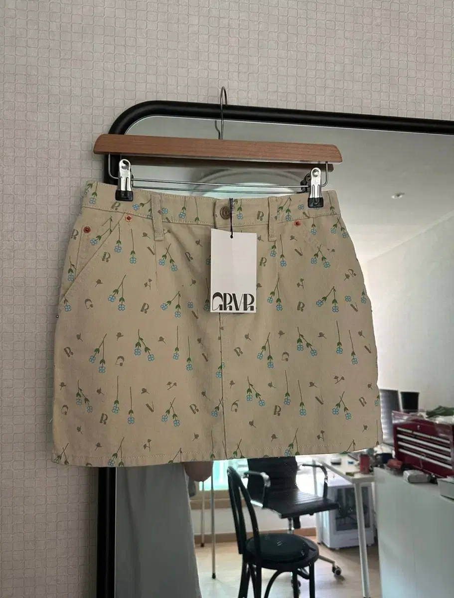 New, Half-priced Delivery) Grove Flower Skirt Size M