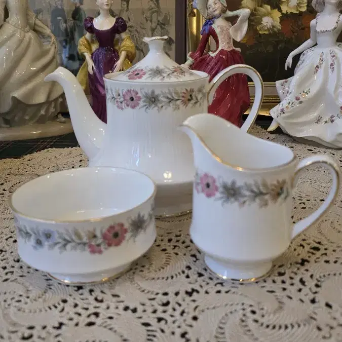 파라곤 벨린다 tea set