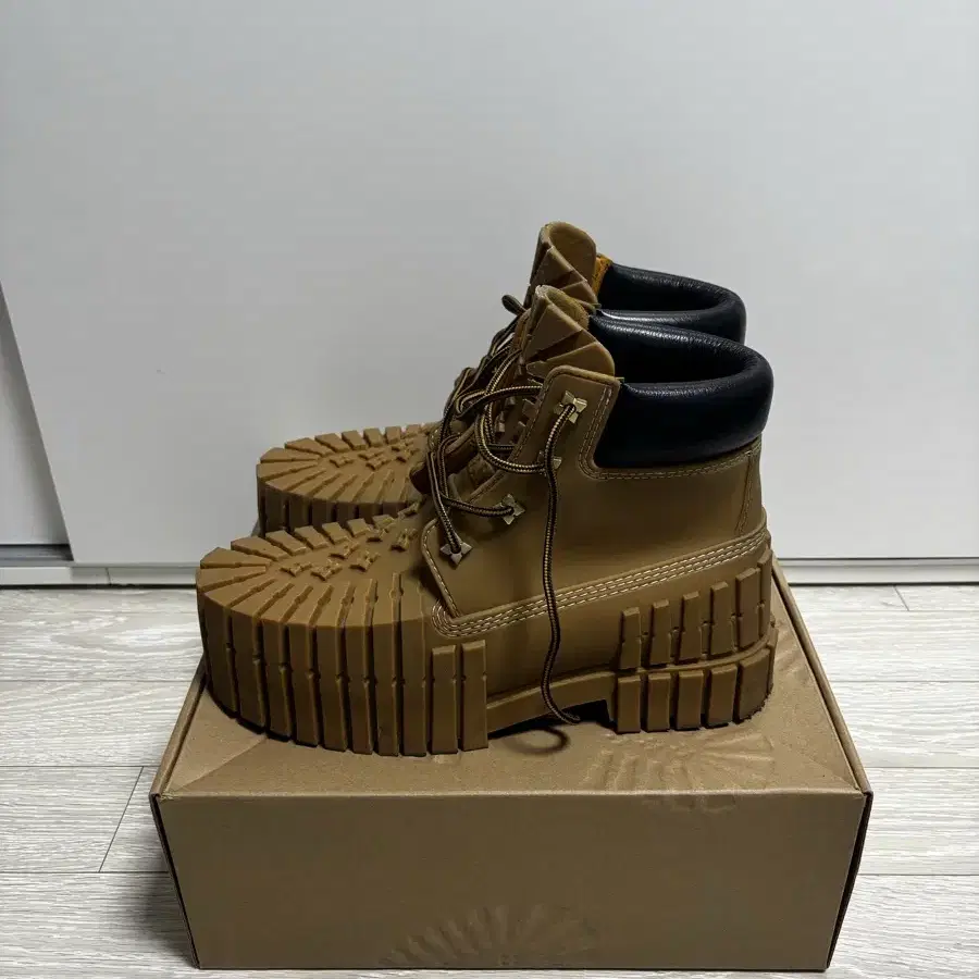 MSCHF 2x4 TIMBERLANDZ 미스치프 팀버랜드