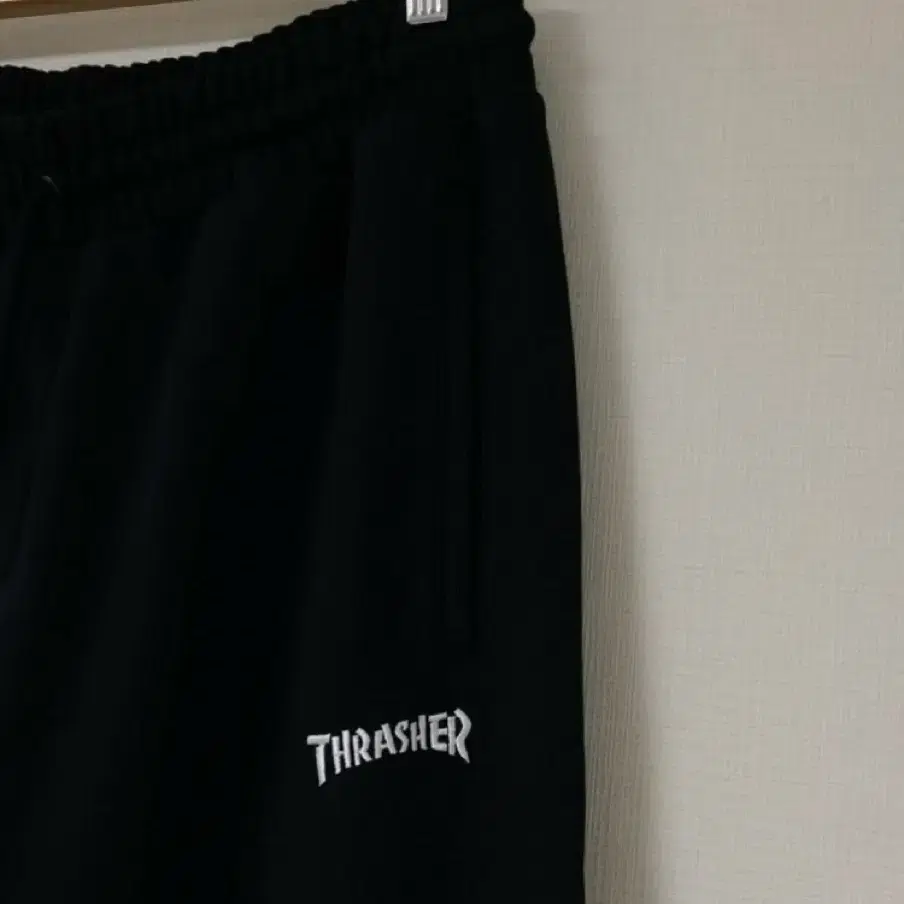 THRASHER 트레셔 조거팬츠 블랙