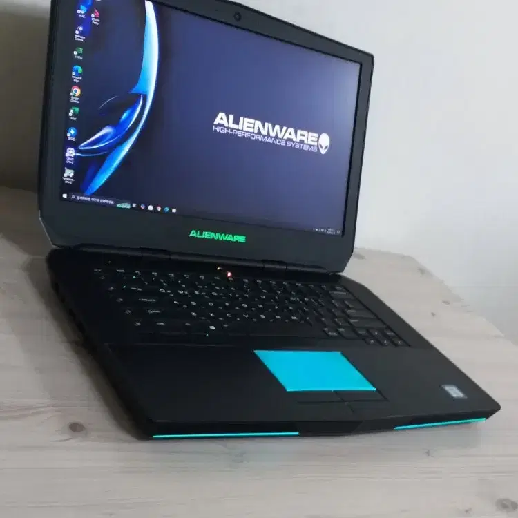 DELL ALIENWARE 15 R2. i7-6820HK. GTX980M