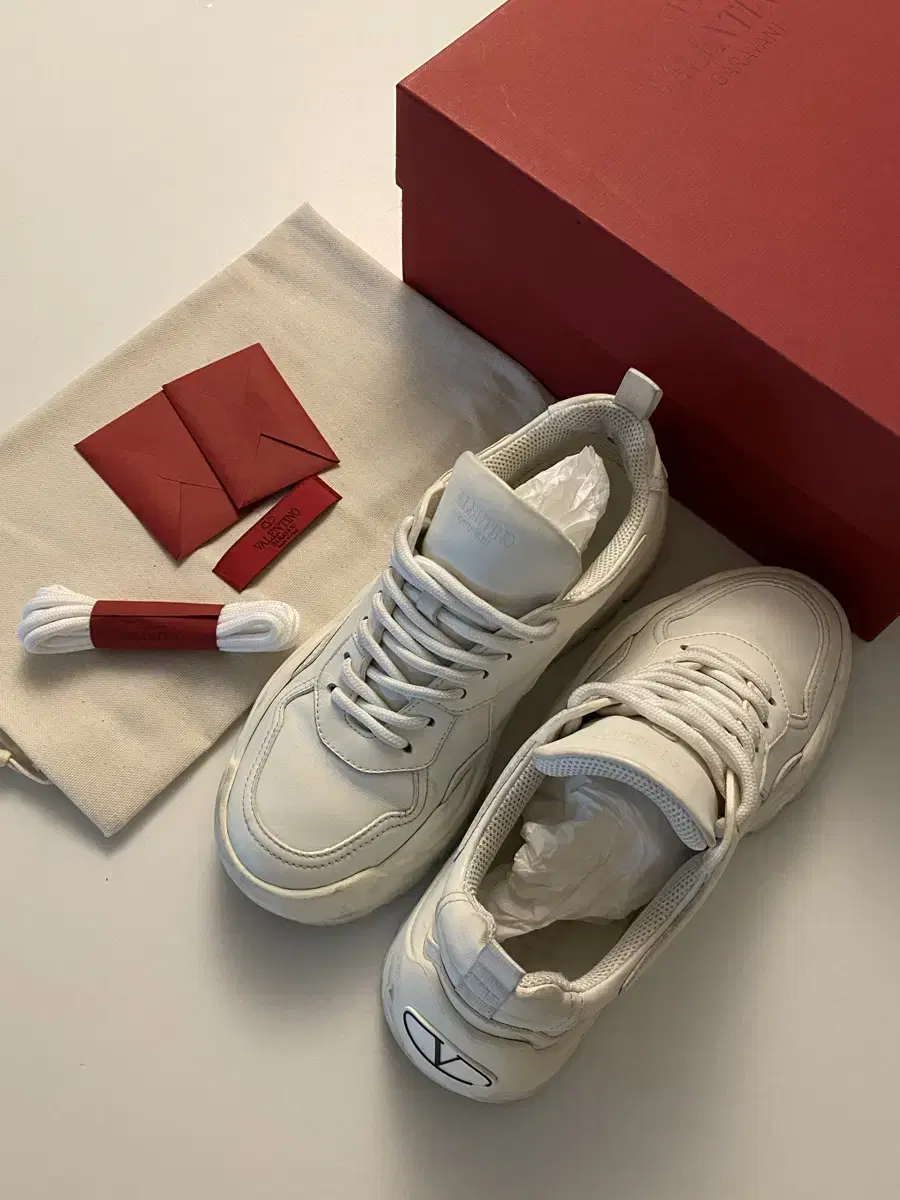 Price reduction [Genuine, 36] Valentino Garboi All White / VW2S0K55