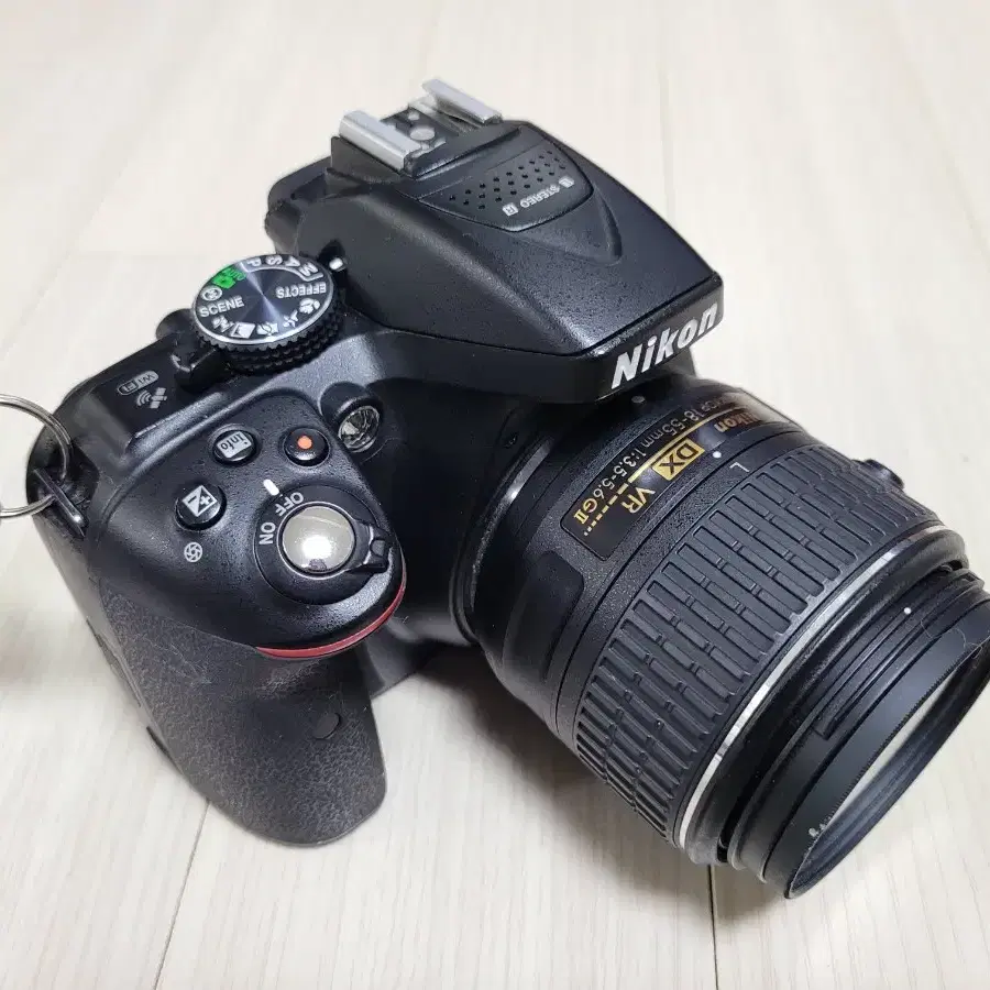 깔끔한 니콘 DSLR 카메라 D5300 과 18-55VR 렌즈 세트