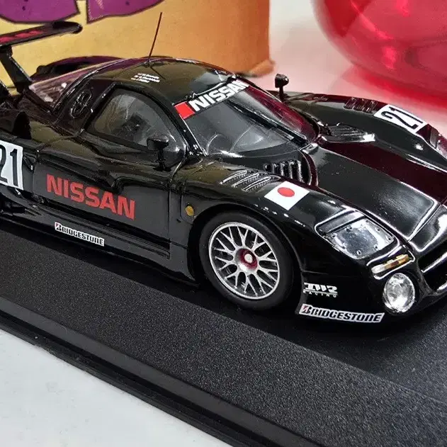 1:43 다이캐스트 NISSAN R390