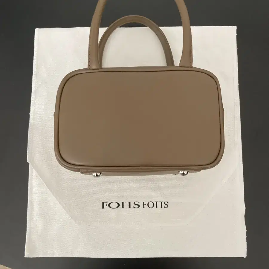 포츠포츠 fottsfotts BOX BAG 브라운