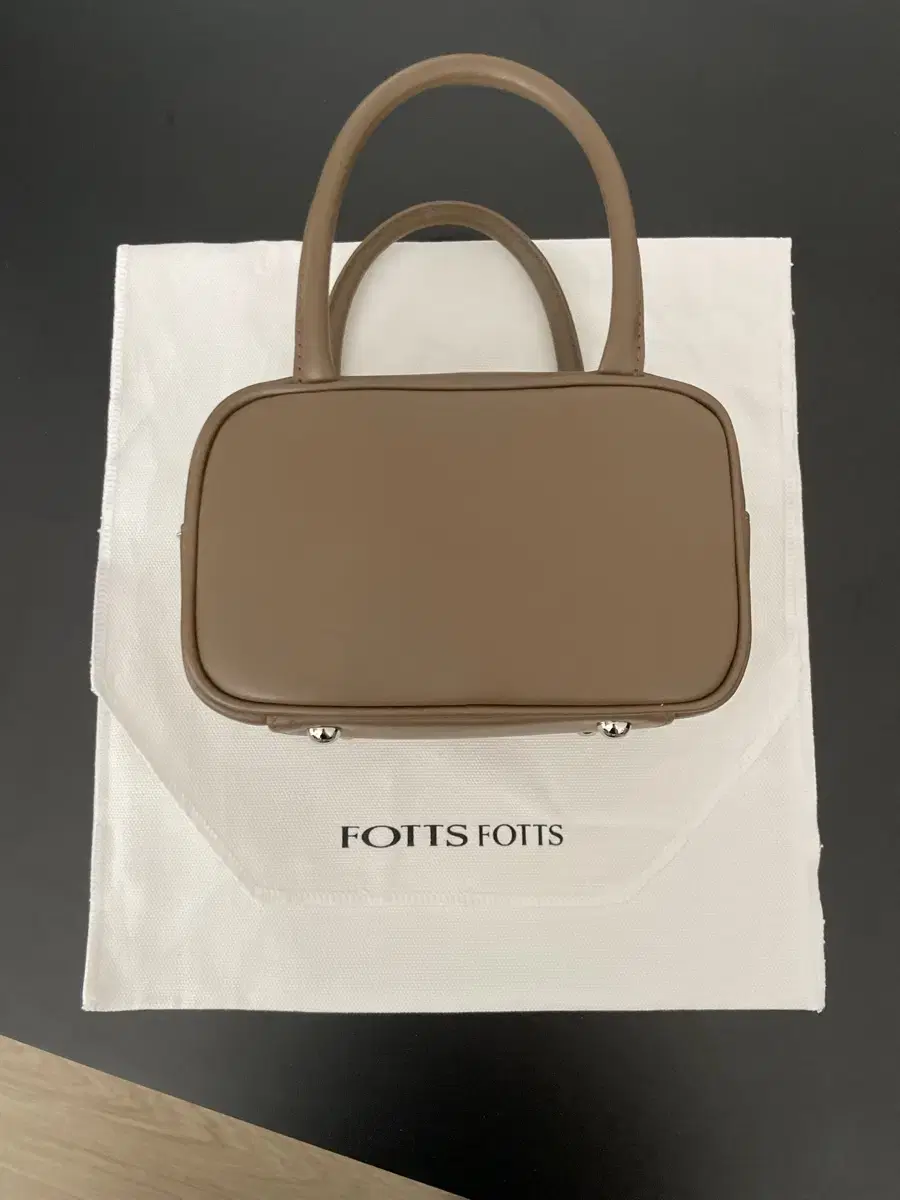 포츠포츠 fottsfotts BOX BAG 브라운