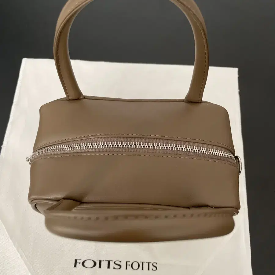 포츠포츠 fottsfotts BOX BAG 브라운