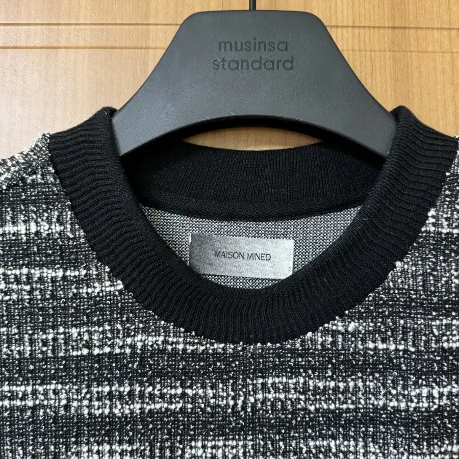 메종미네드MIXED BOUCLE KNIT HALF SLEEVE BLACK