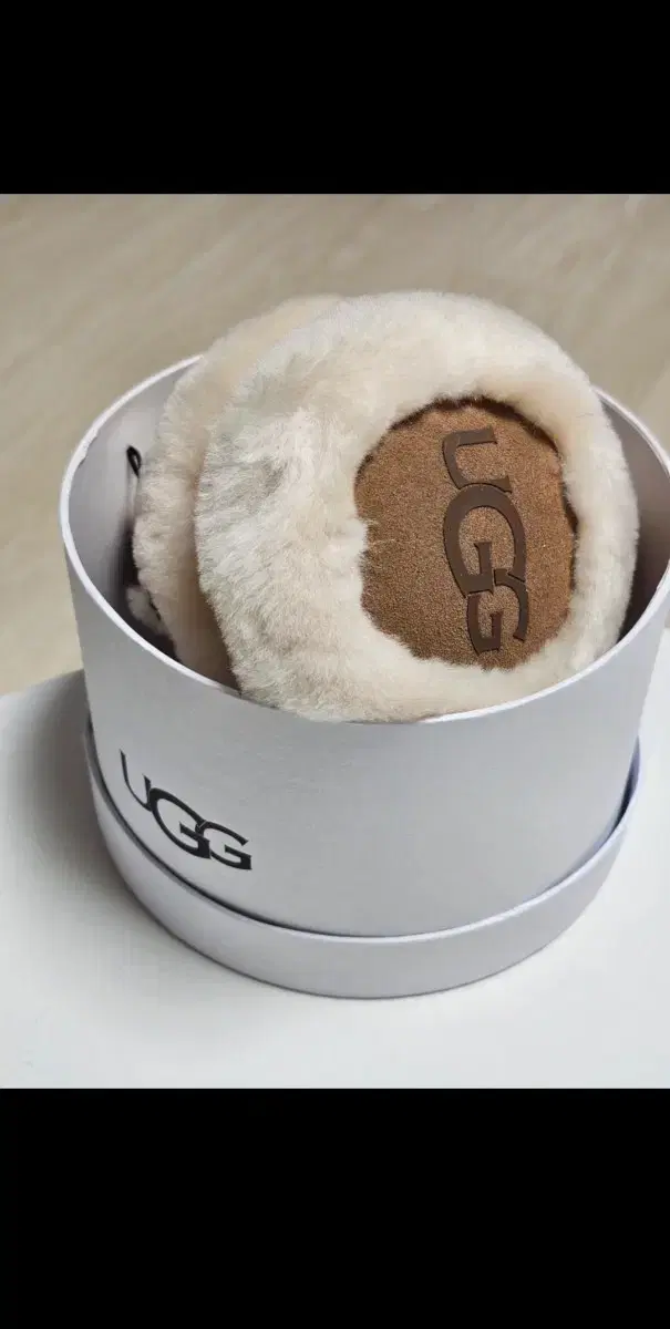 [New Product Full Box] UGG Sheepskin Logo Ear Muffs Earplugs