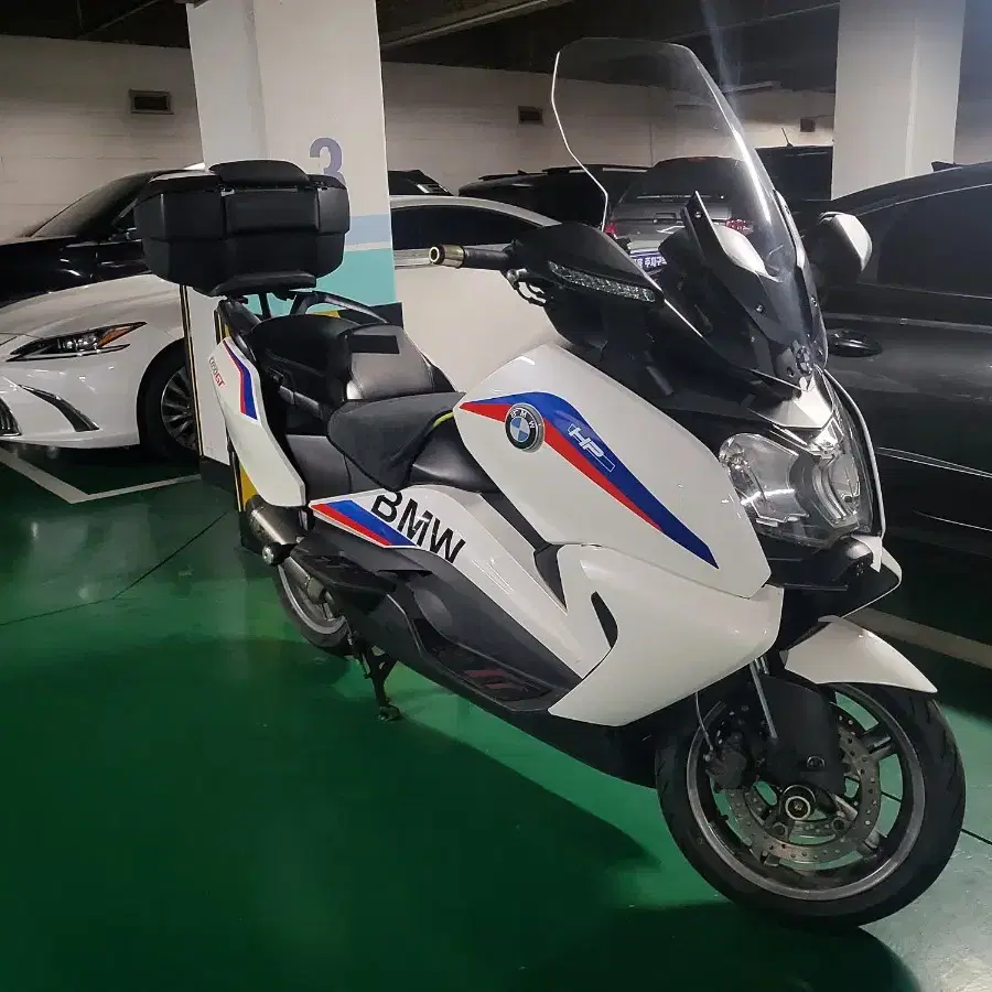 bmw c650gt 입니다