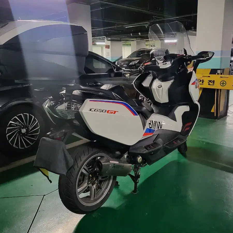 bmw c650gt 입니다