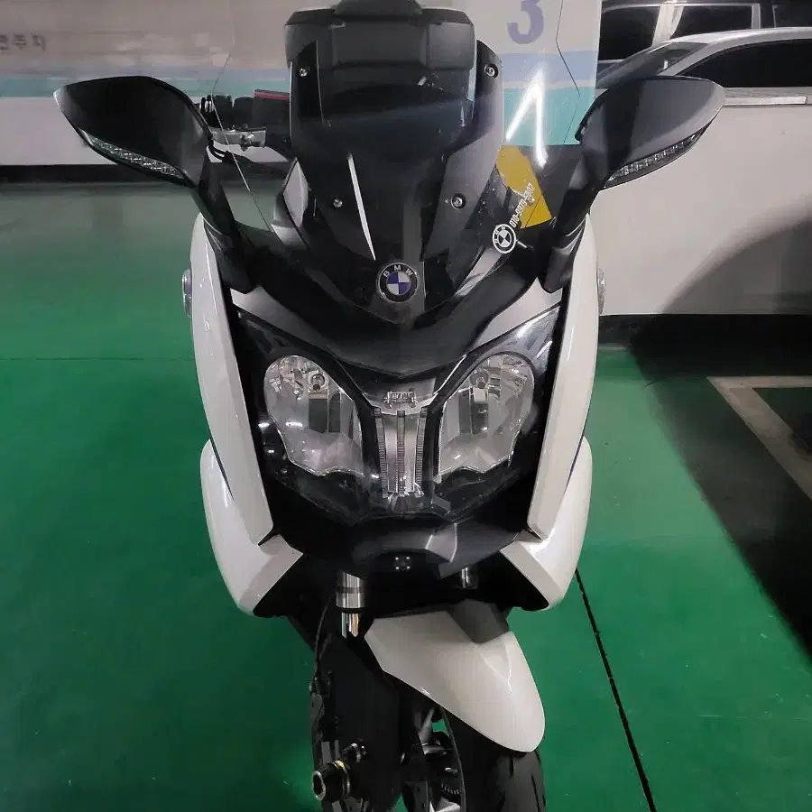 bmw c650gt 입니다