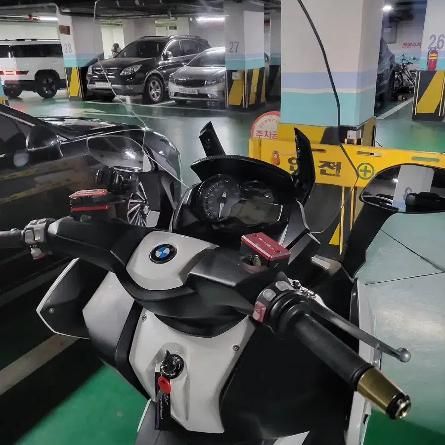 bmw c650gt 입니다