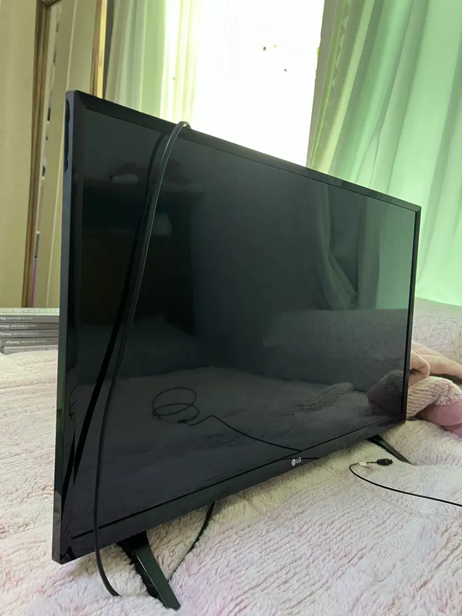 LG led tv (28tk430d)