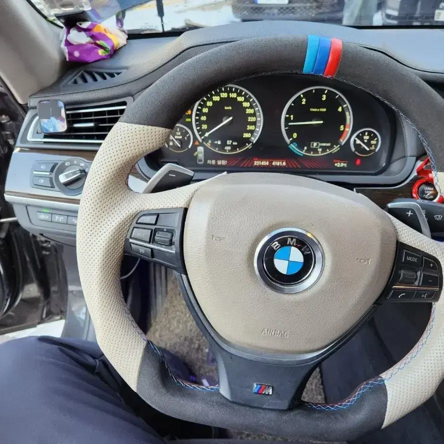 bmw M퍼포먼스 패들시프트 알칸타라 D컷 핸들 팝니다.