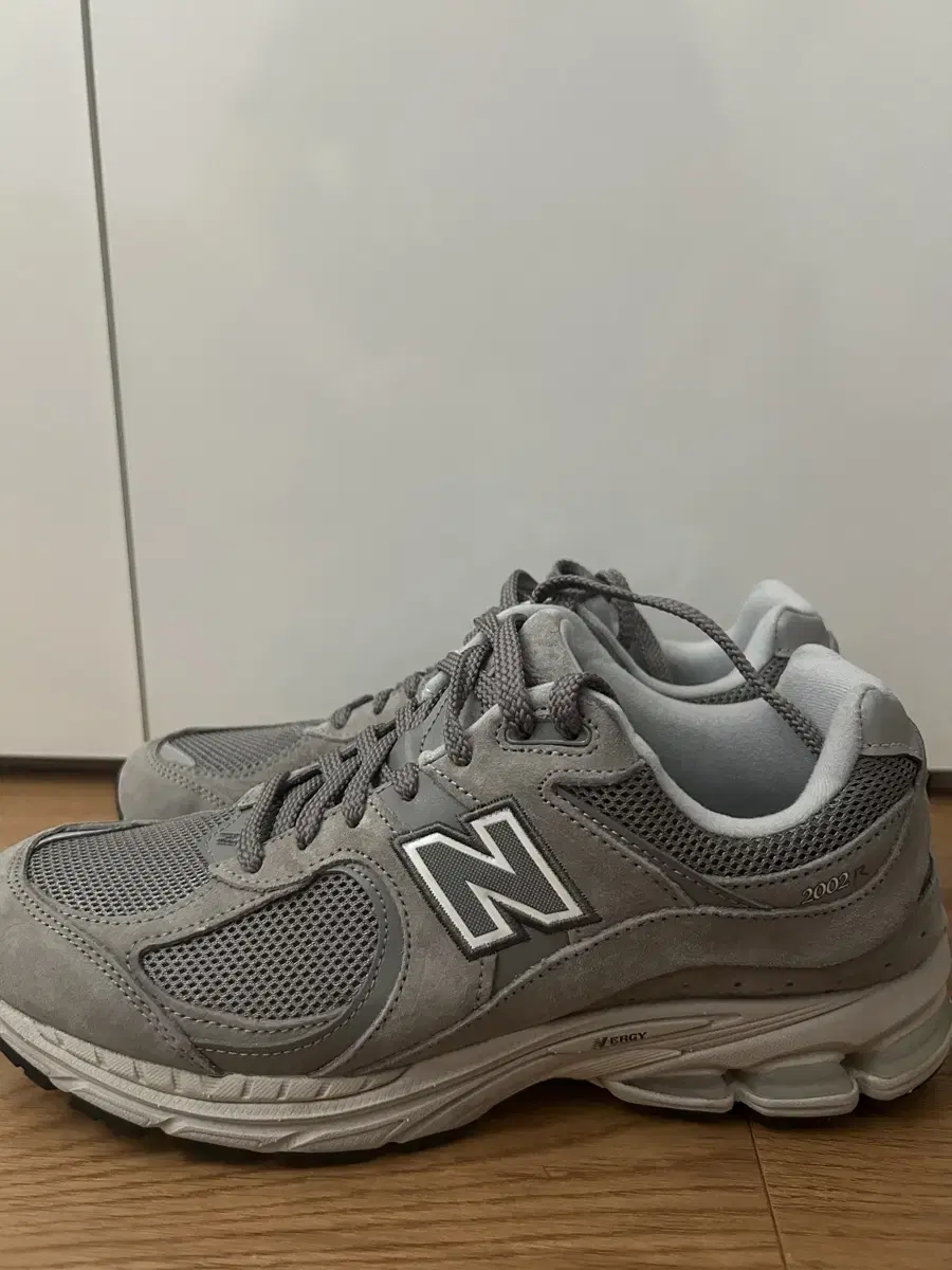 New Balance 2002R Grey (뉴발란스 2002R Grey)