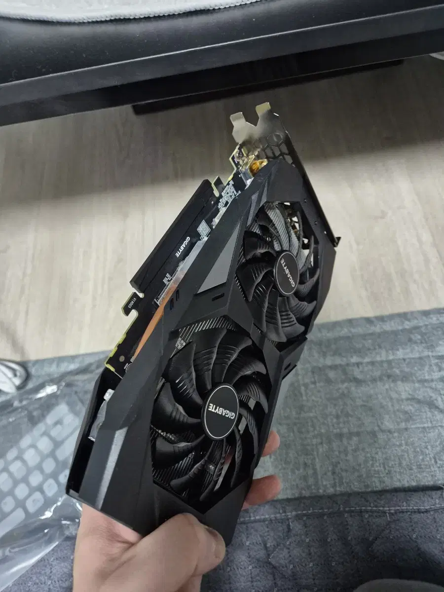 기가바이트 GTX 1660 그래픽카드