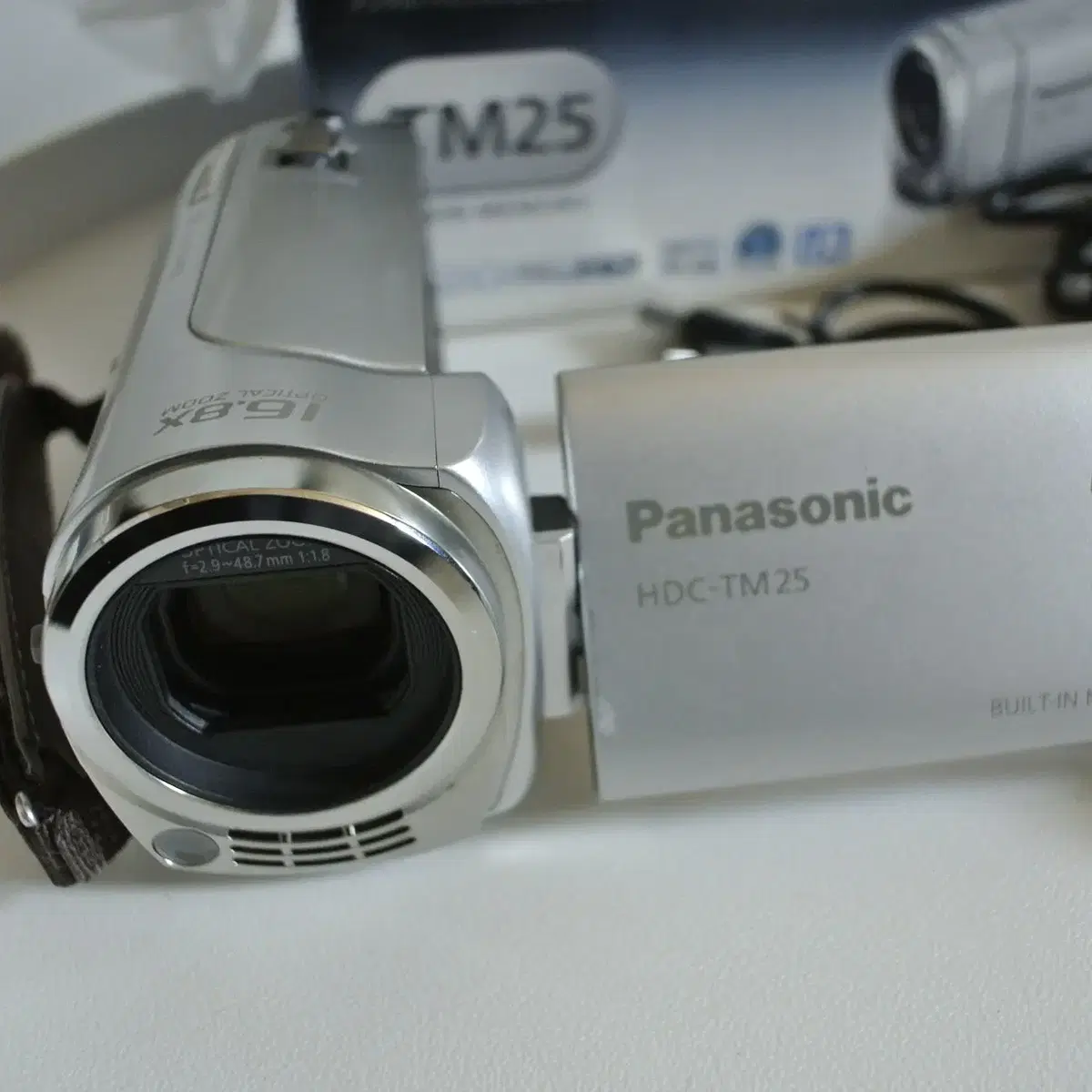 Panasonic HDC TM25 빈티지캠코더