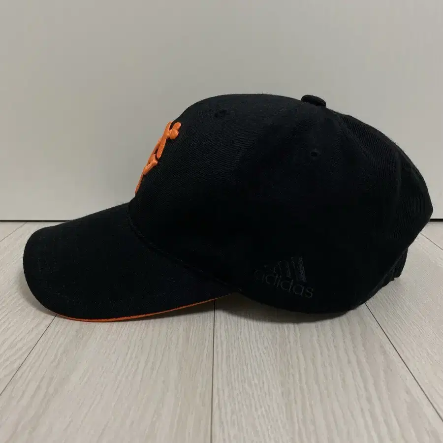 아디다스 YOMIURI GIANTS 벨크로백