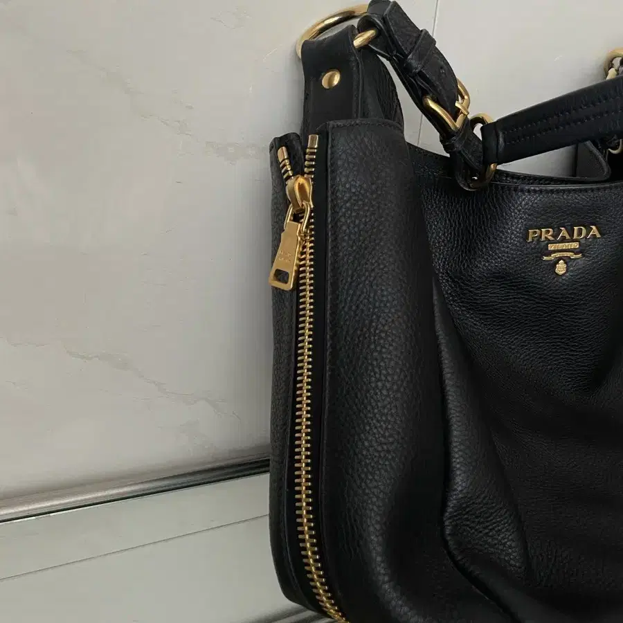 [PRADA] 프라다 라지 호보백 금장