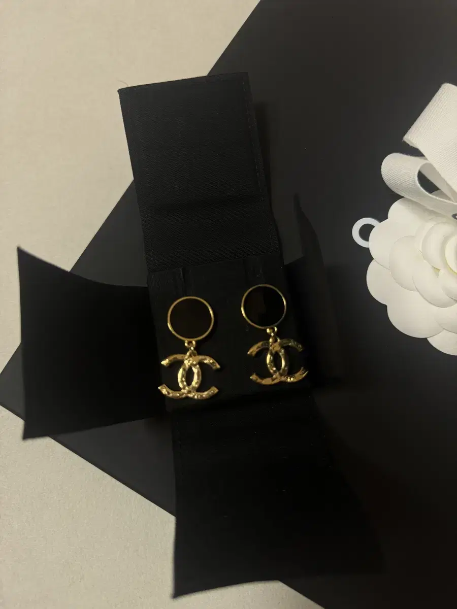 Chanel drop earrings