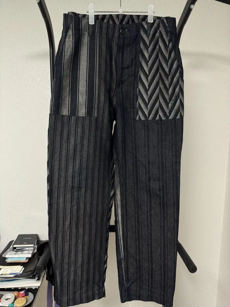 south2west8 / crazy pants M