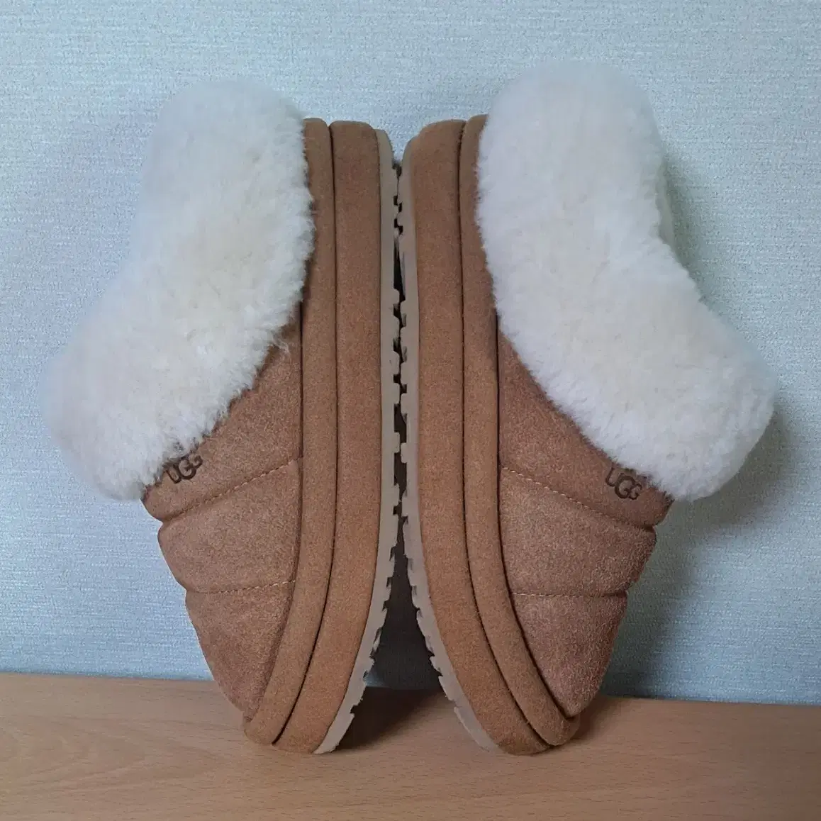 UGG 어그 통굽 타즐리타 슬립온 슬리퍼 210 체스트넛